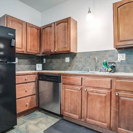 Oasis Midtown Kc- 2 Bedroom Apt كانزاس سيتي المظهر الخارجي الصورة